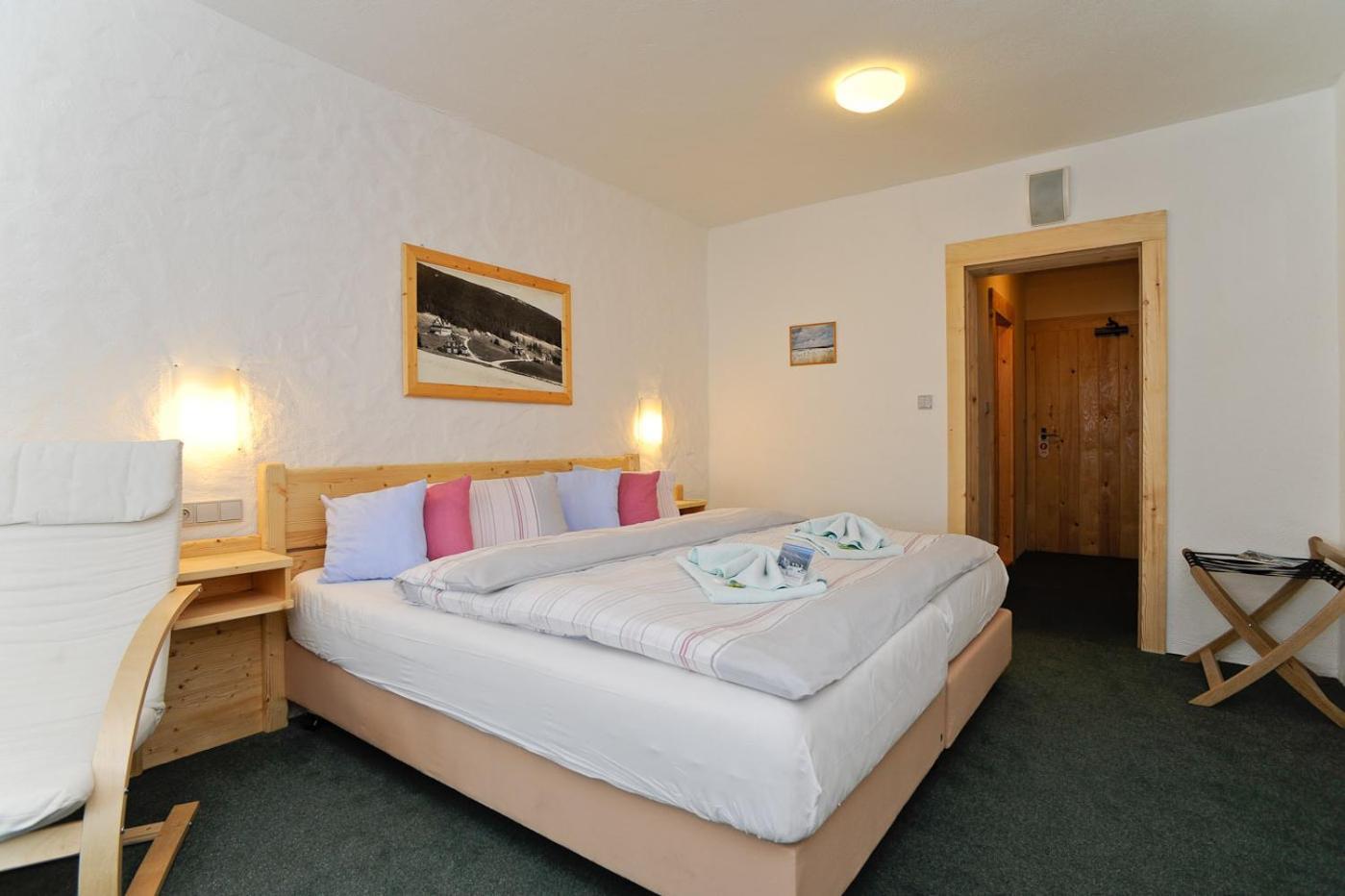Standard Doppel-/Zweibettzimmer mit Bergblick